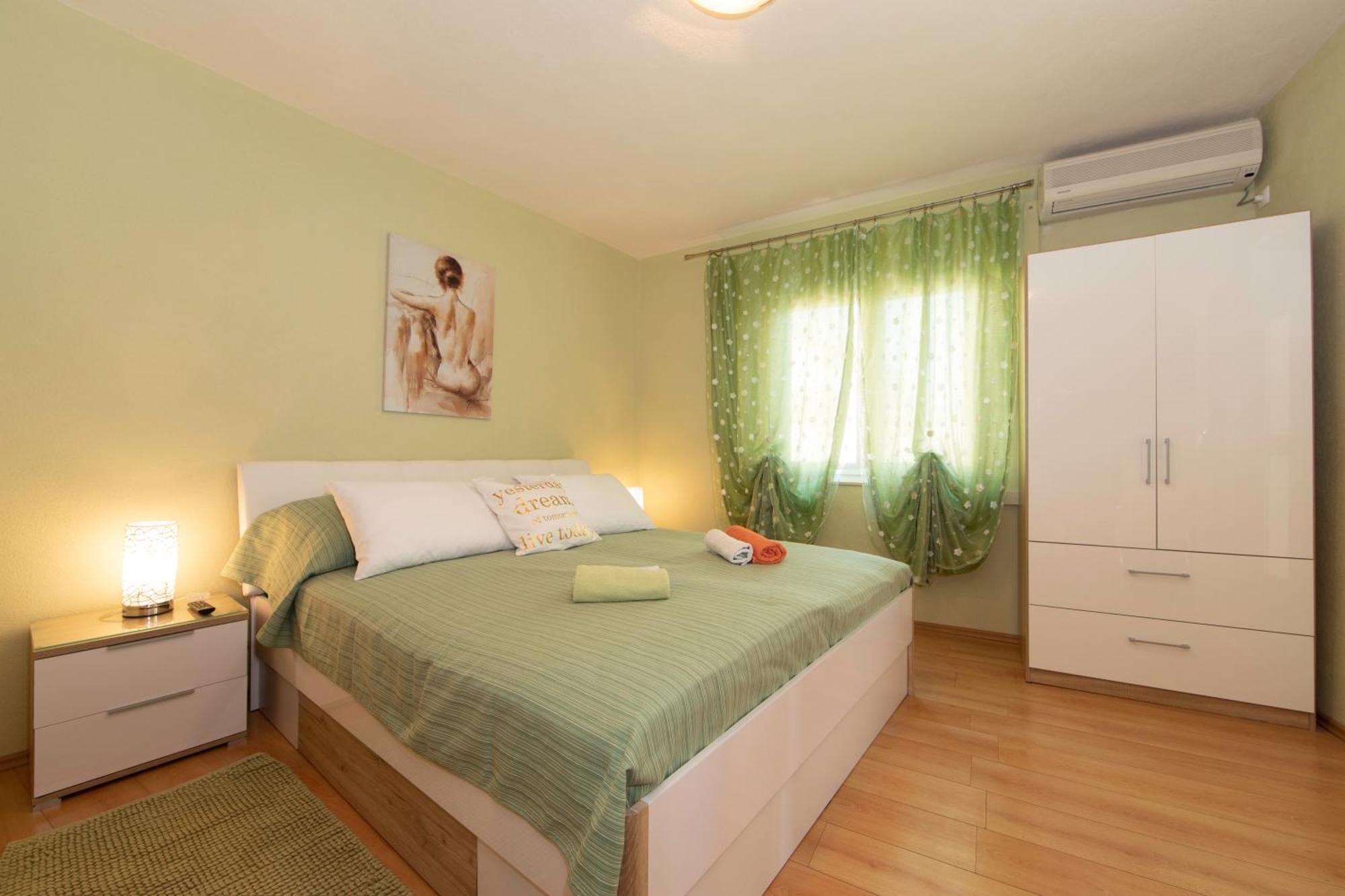 Apartmani Darinka Baska Voda Exterior photo