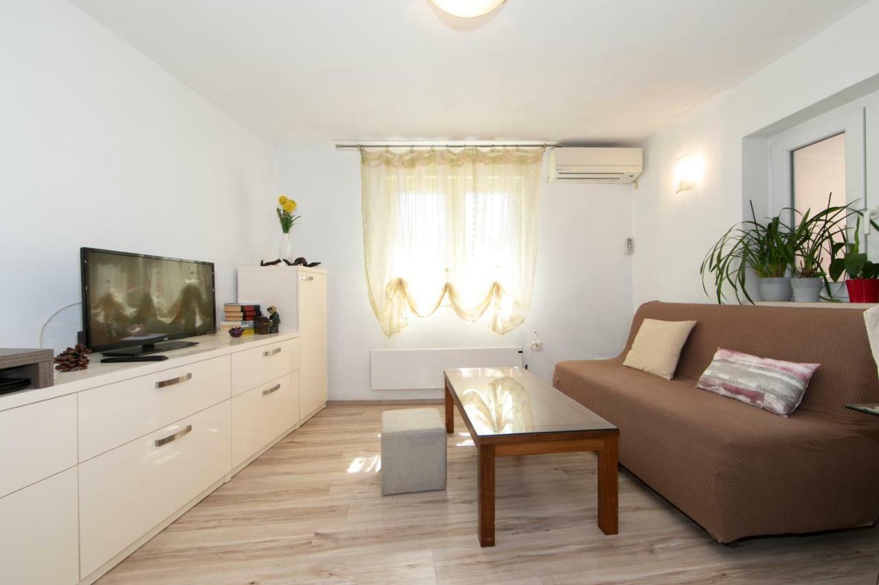 Apartmani Darinka Baska Voda Exterior photo